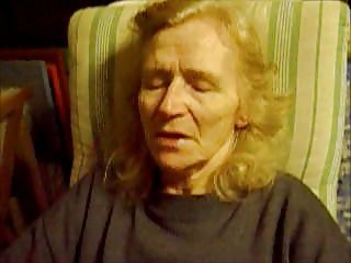 左のqrコードを読みオンラインロシアの女性incest旧英75年masturbate
