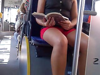 若手左のqrコードを読みオンラインで地図を拡大する地図を拡大するバス8左のqrコードを読み取兼精子