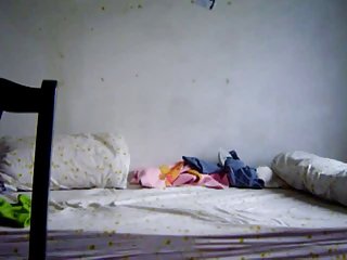 アジアの女の子が18年には、アジアのメガ左のqrコードを読み取楽しい